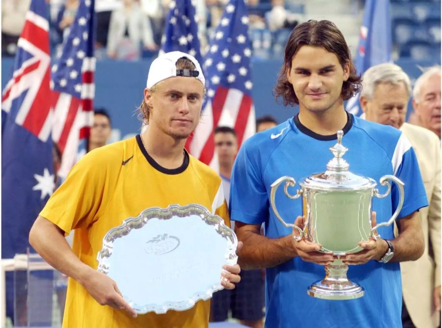 Lleyton Hewitt verliert gegen Roger Federer im US-Open-Finale 2004 klar und deutlich mit 0:6, 6:7, 0:6.