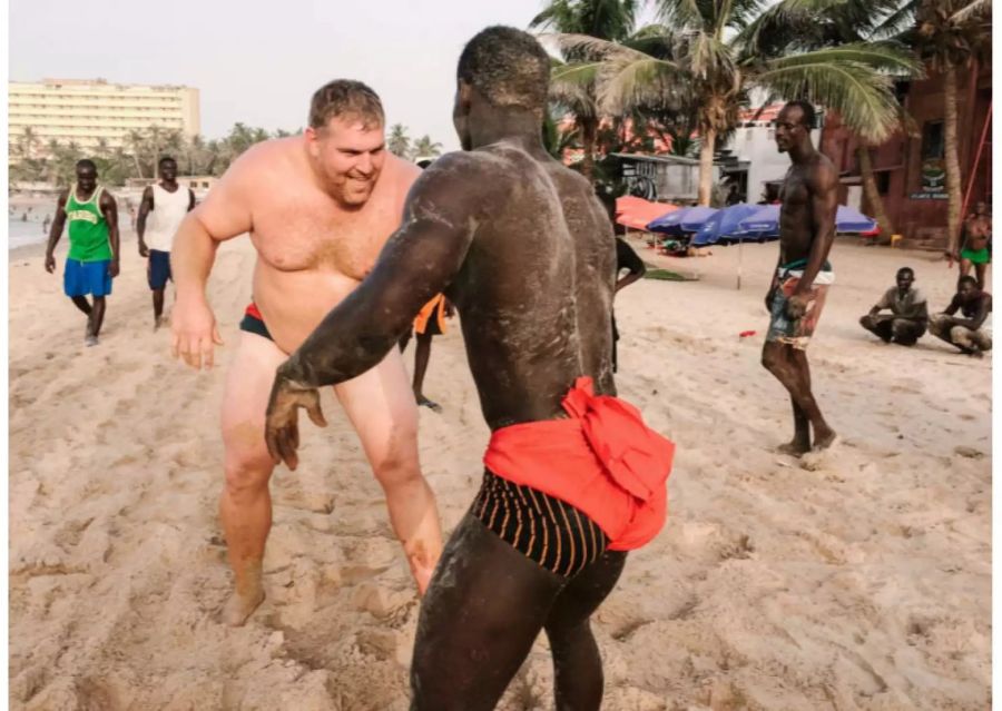 Stucki trainiert am Strand von Dakar.