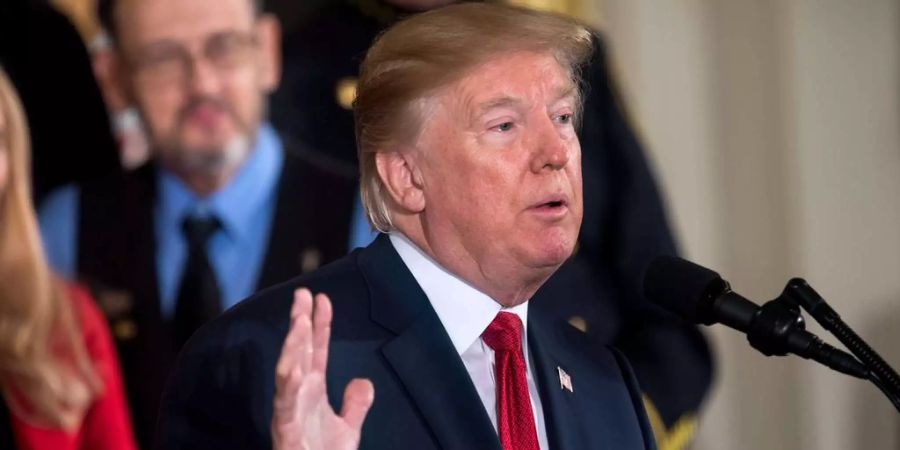 Donald Trump zeigte sich gestern ungewohnt privat, sprach über seinen toten Bruder Fred.