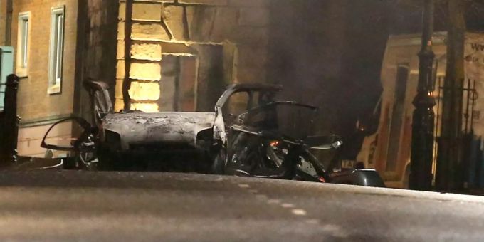 In Nordirland - Zwei Festnahmen nach Autobombenanschlag