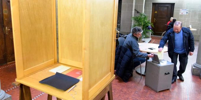 Abstimmung im Mai - AHV-Steuervorlage und Waffengesetz an die Urne