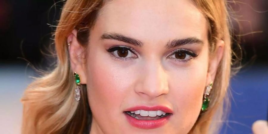 Lily James bei der Premiere des Films "Deine Juliet" in London. Foto: Ian West