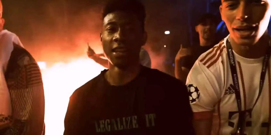 David Alaba im «Legalize It»-Shirt am Konzert des Rappers RAF Camora.