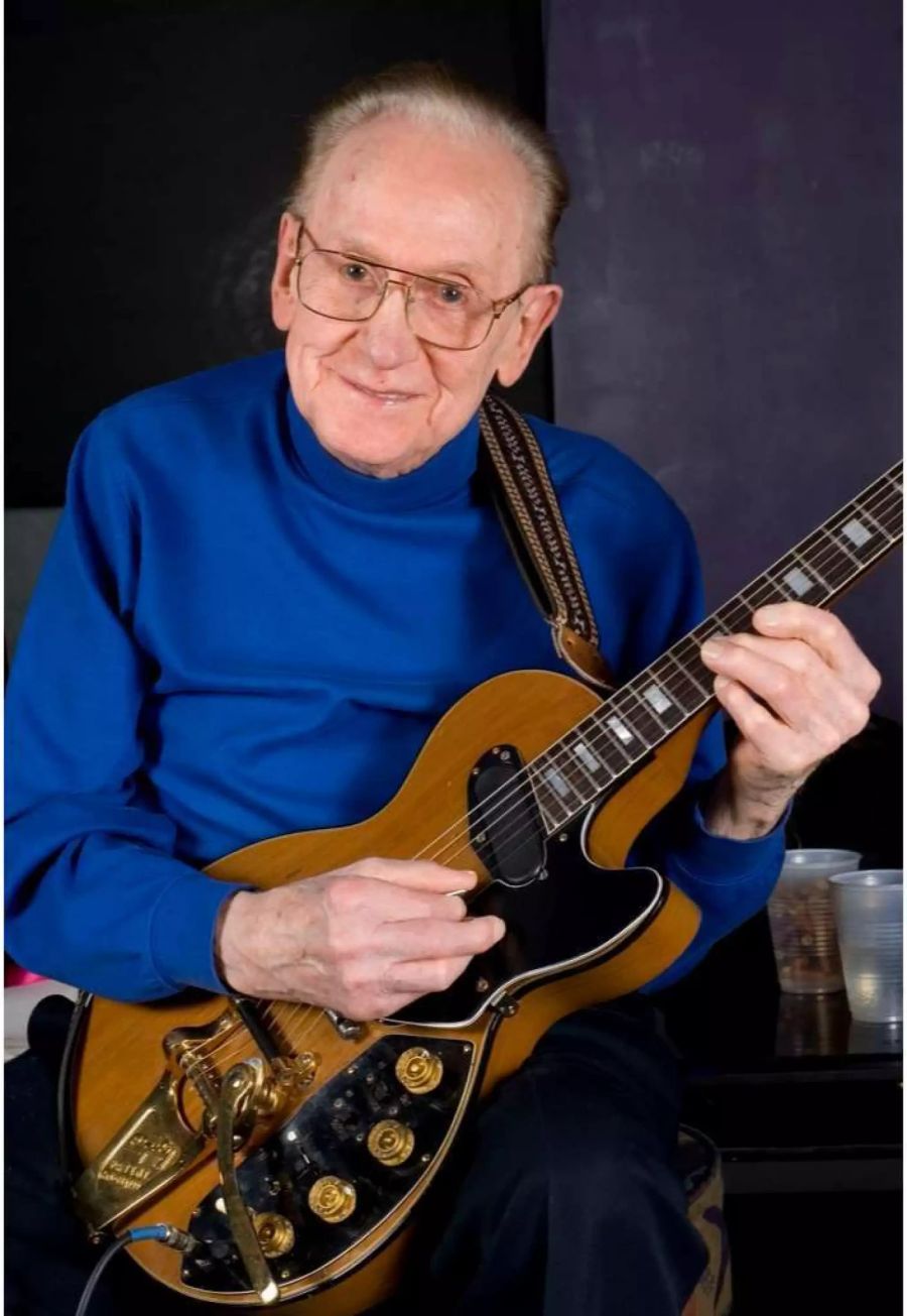 Nach ihm wurde die bekannteste Gibson benannt: Les Paul alias Lester William Polsfuss. Er verstarb im August 2009.