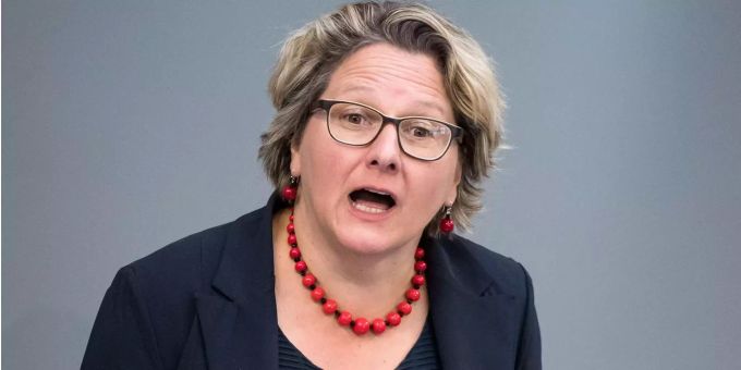 Svenja Schulze, Bundesumweltministerin, spricht bei der Plenarsitzung im Deutschen Bundestag in Berlin. Svenja Schulze, Bundesumweltministerin, spricht bei der Plenarsitzung im Deutschen Bundestag in Berlin.