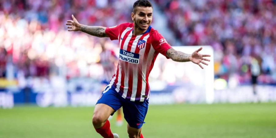 Angel Correa (Atlético Madrid) feiert seinen Treffer gegen Real Betis.