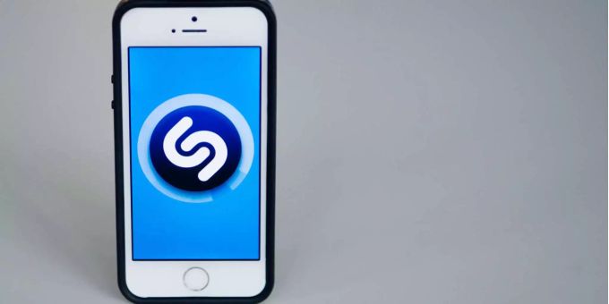 Das Logo vom Musik-Identifikationsdienst «Shazam» wird auf dem Display von einem Apple iPhone 5s angezeigt. Das Logo vom Musik-Identifikationsdienst «Shazam» wird auf dem Display von einem Apple iPhone 5s angezeigt.