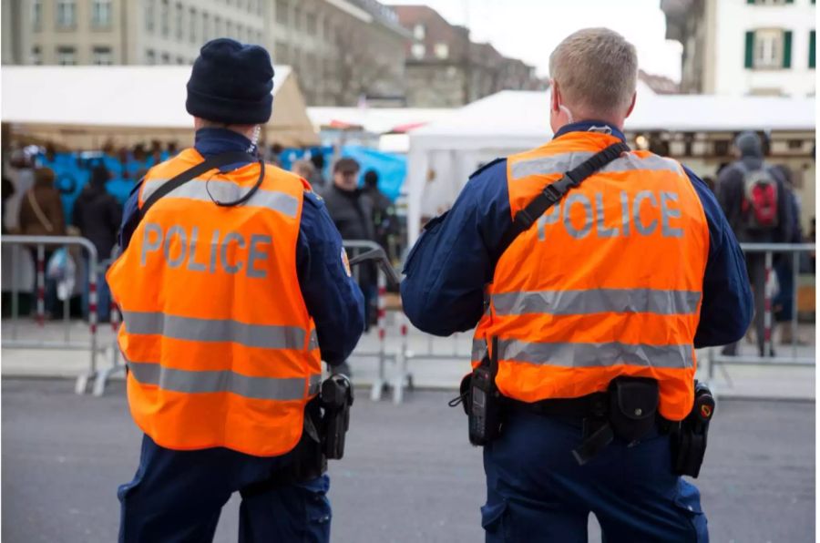 Polizisten Bern