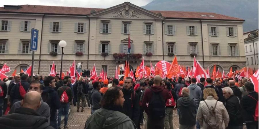 3000 Bauarbeiter demonstrieren heute im Tessin.