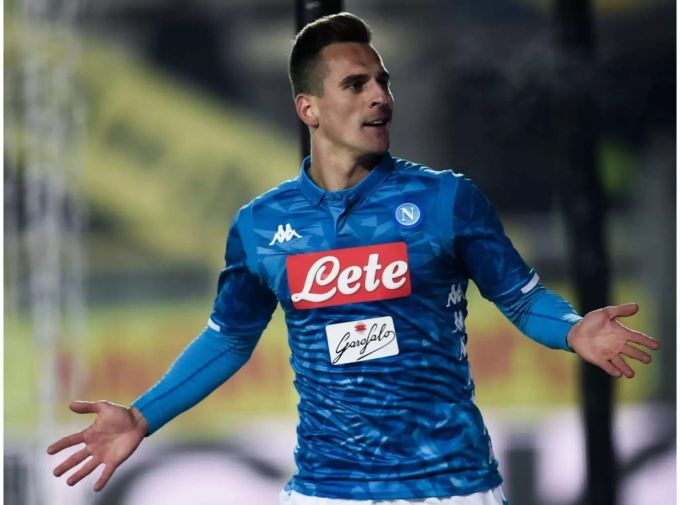 Neapel gewinnt dank des Last-Minute-Treffers von Milik.
