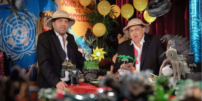 Peter Rütten (links im Bild) und Oliver Kalkofe (rechts) präsentieren das Fernsehformat «Die schlechtesten Filme aller Zeiten». Peter Rütten (links im Bild) und Oliver Kalkofe (rechts) präsentieren das Fernsehformat «Die schlechtesten Filme aller Zeiten».