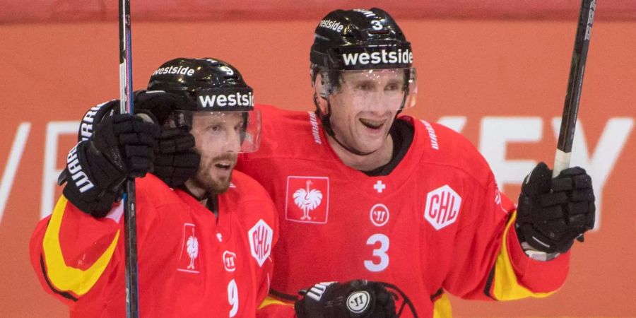 Berns Jan Mursak und Justin Krueger in der Gruppenphase der Champions Hockey League.