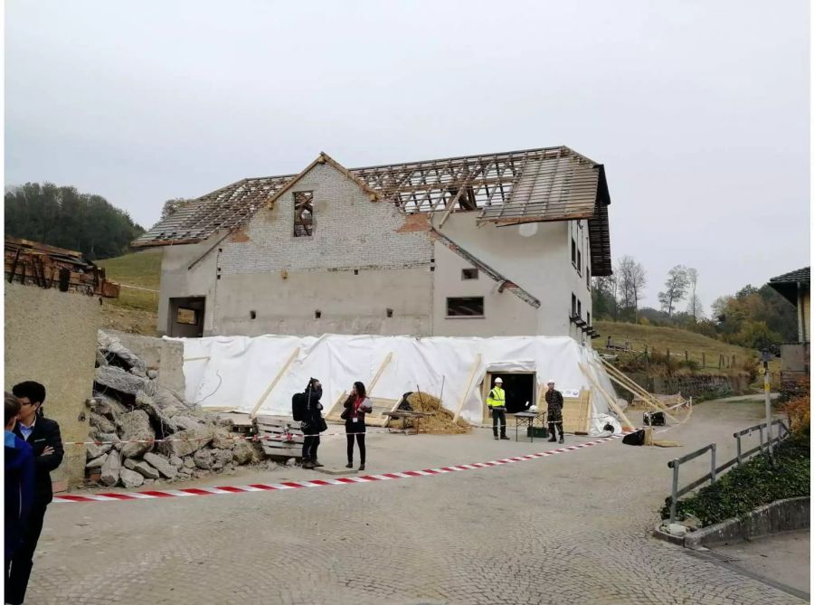 Dieses Gebäude wurde heute Donnerstag in Dettenbühl BE gesprengt.