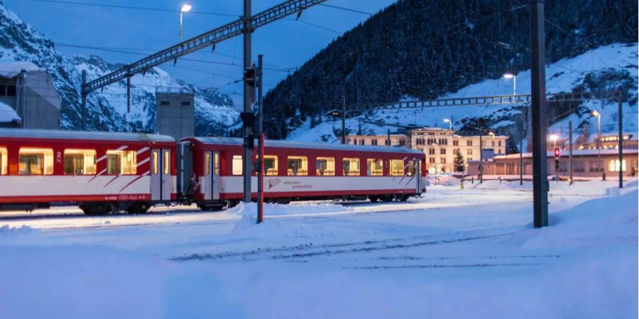 Die Züge von Zermatt VS nach Disentis GR fallen wegen Lawinengefahr aus.