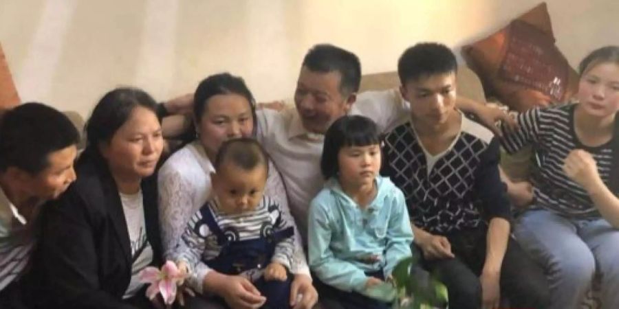 Die Wang-Familie nach 24 Jahren wieder glücklich vereint