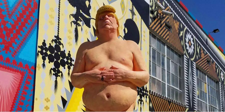 «The Emperor has no Balls!»
