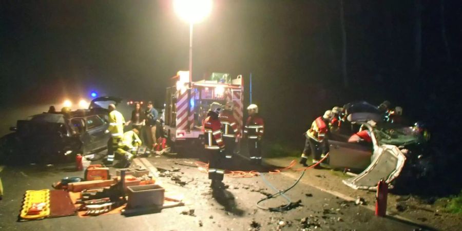 Beim Unfall zwischen Seon AG und Schafisheim AG sterben zwei Personen.