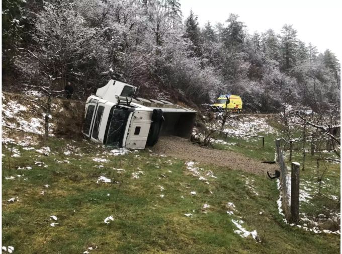 Dittingen Selbstunfall Dittingen Selbstunfall