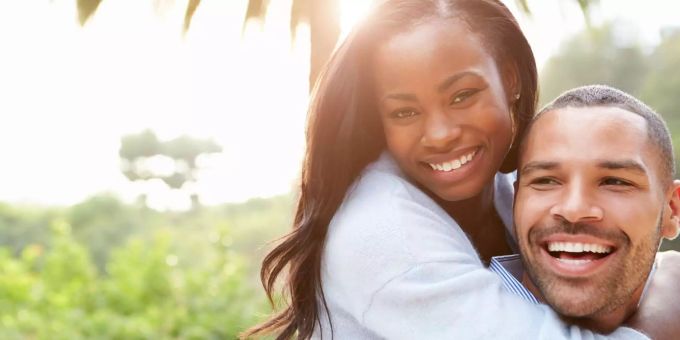 Auch auf die Liebe hat das Licht einen guten Einfluss: Flirtversuche sind bei gutem Wetter knapp 10 Prozent erfolgreicher. Auch auf die Liebe hat das Licht einen guten Einfluss: Flirtversuche sind bei gutem Wetter knapp 10 Prozent erfolgreicher.