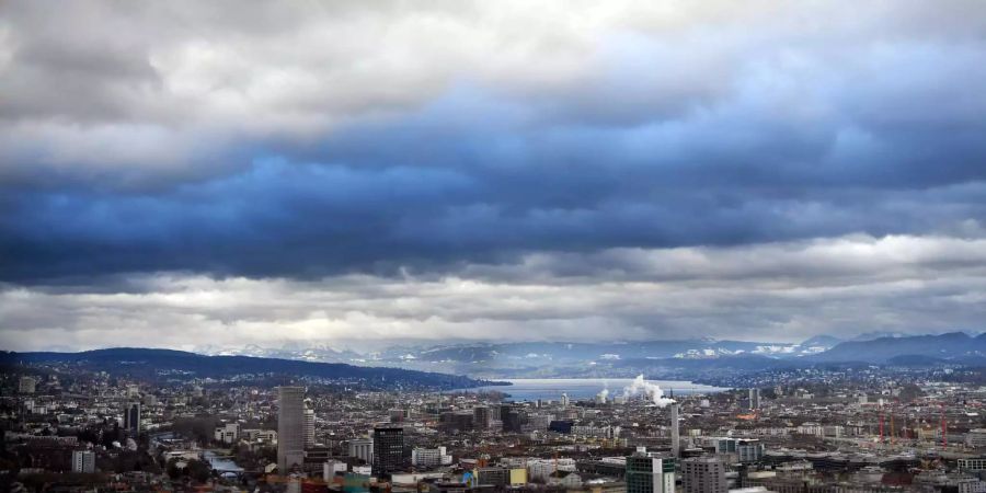 In Zürich werden auch am Donnerstag Windspitzen von 100 km/h erwartet.