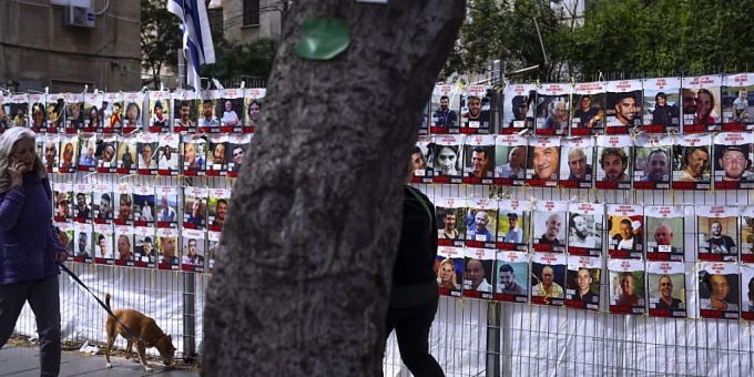ARCHIV - Am 7. Oktober hat die Hamas im Zuge eines Massakers in Israel rund 250 Menschen verschleppt. Foto: Oded Balilty/AP/dpa ARCHIV - Am 7. Oktober hat die Hamas im Zuge eines Massakers in Israel rund 250 Menschen verschleppt. Foto: Oded Balilty/AP/dpa