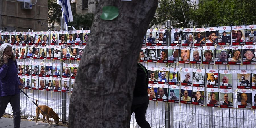 ARCHIV - Am 7. Oktober hat die Hamas im Zuge eines Massakers in Israel rund 250 Menschen verschleppt. Foto: Oded Balilty/AP/dpa