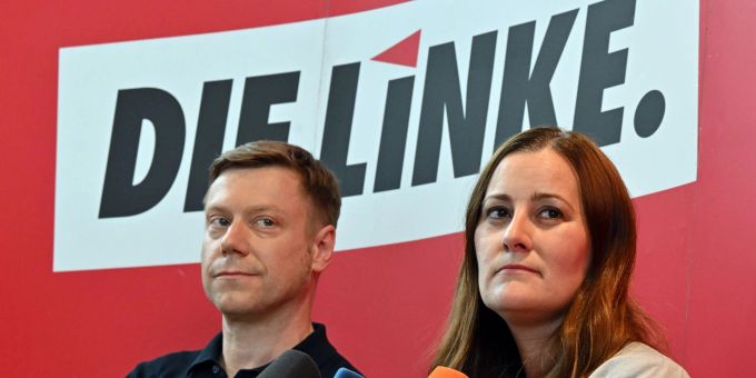 Martin Schirdewan und Janine Wissler nach der Wahl als Linke-Parteivorsitzende in Erfurt. Martin Schirdewan und Janine Wissler nach der Wahl als Linke-Parteivorsitzende in Erfurt.