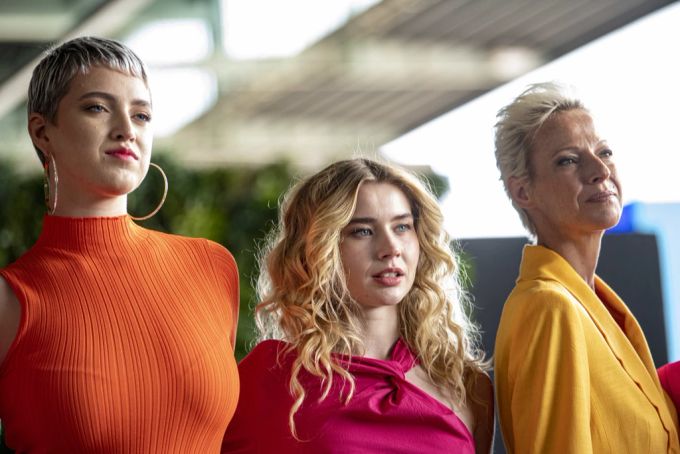 Lou-Anne, Luca und Martina (v.l.n.r.), die Finalistinnen von GNTM. GNTM