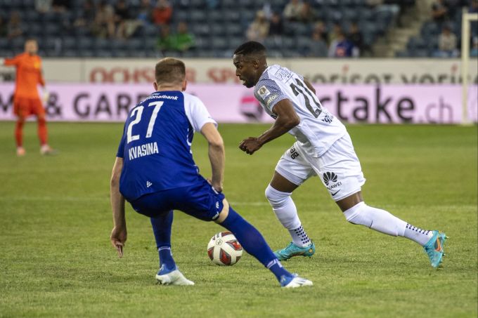 Ulisses Garcia (YB) gegen Marko Kvasina (FC Luzern). FC Luzern YB