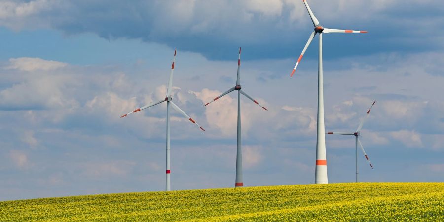 Allein aus Windrädern wurden in diesem April rund 11,1 Milliarden Kilowattstunden grüner Strom in das Stromnetz eingespeist. Das ist laut Energiekonzern Eon ein Höchstwert.