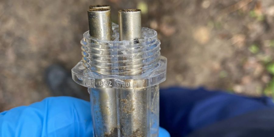 Rhein: Auffund von Sprengkapseln und Munition