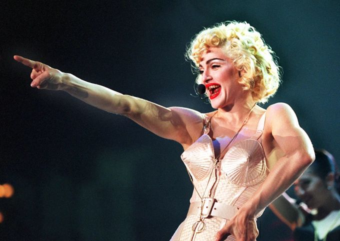 Madonna in ihrer sexy Jean-Paul-Gaultier-Corsage. Madonna Jean Paul Gaultier