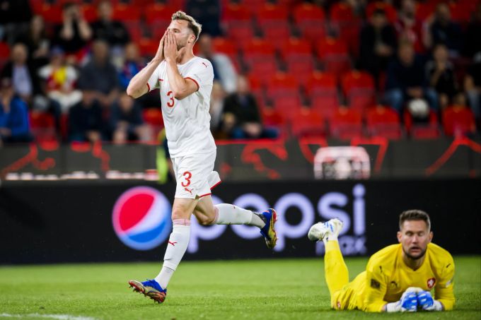 Silvan Widmer reagiert auf eine vergebene Chance im Spiel der Schweizer Nati gegen Tschechien in der Nations League. Silvan Widmer Schweizer Nati