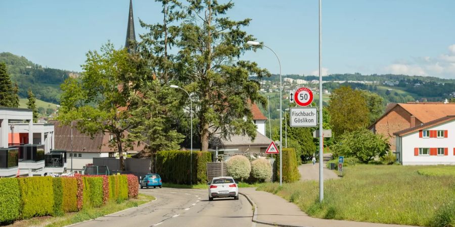 Ortseinfahrt Fischbach-Göslikon im Kanton Aargau.