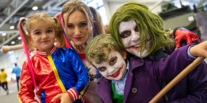 Die Fantasy Basel - The Swis Comic Con 2022 lockt unzählige Fans, Film- und Serienstars sowie Künstler und Cosplayer an. Fantasy Basel Besucher
