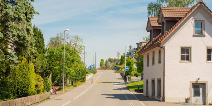 Dorfstrasse in Bellikon (AG). Dorfstrasse in Bellikon (AG).