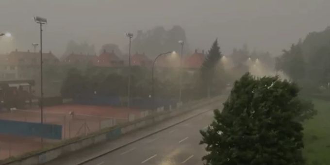Am Sonntagabend wurde es in Bern nass und stürmisch. Gewitter in Bern
