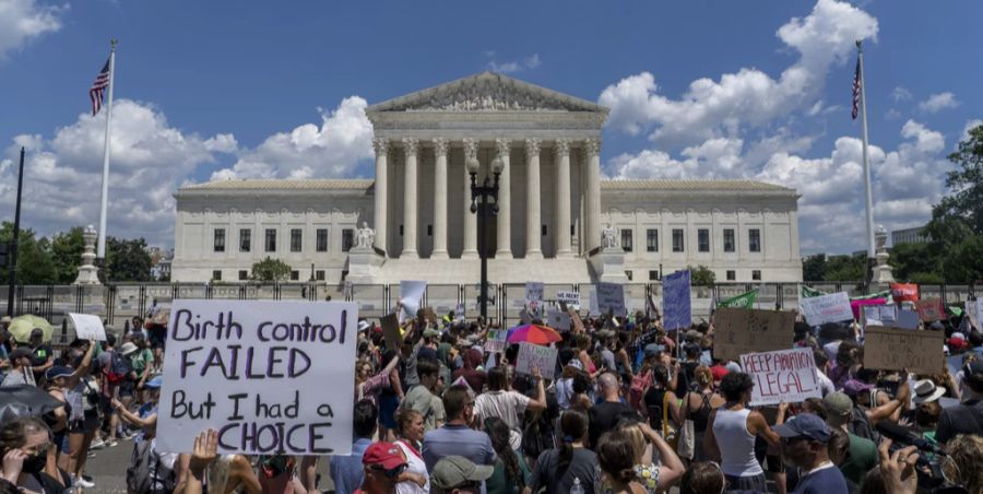 Der Supreme Court hat das Recht auf Abtreibung aufgehoben.