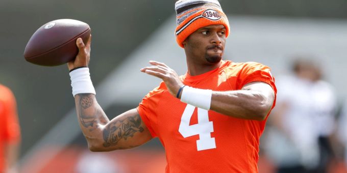 Quarterback Deshaun Watson war von 24 Frauen wegen sexuellen Missbrauchs zivilrechtlich verklagt worden. Quarterback Deshaun Watson war von 24 Frauen wegen sexuellen Missbrauchs zivilrechtlich verklagt worden.