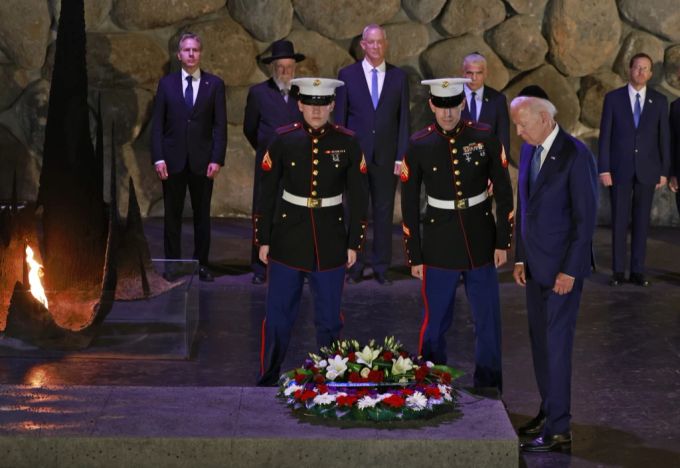 Joe Biden besuchte auch das Yad Vashem Holocaust-Museum. Joe Biden