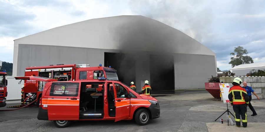 Au: Brand in Recyclinghalle