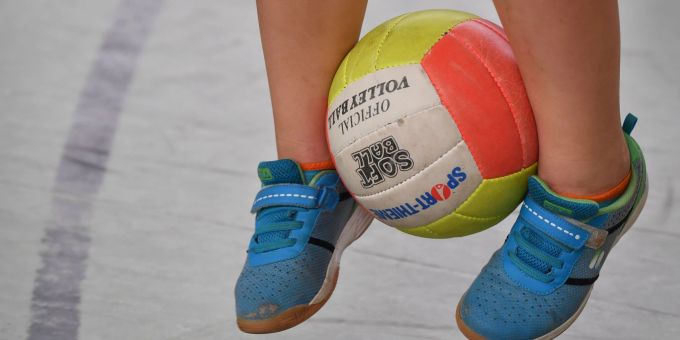 Sport war für Kinder und Jugendliche in der Corona-Krise nicht ausreichend möglich. Laut einer Umfrage nahm das Bewegungspensum vieler Heranwachsender deutlich ab. Sport war für Kinder und Jugendliche in der Corona-Krise nicht ausreichend möglich. Laut einer Umfrage nahm das Bewegungspensum vieler Heranwachsender deutlich ab.