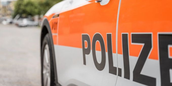 Lenker nach Kollision weitergefahren.