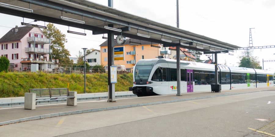 Der Bahnhof in Seuzach.