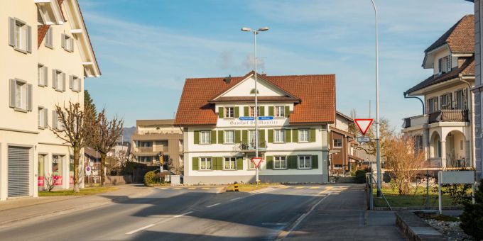 Die Ohmstalerstrasse im Zentrum der Gemeinde Schötz im Kanton Luzern. Die Ohmstalerstrasse im Zentrum der Gemeinde Schötz im Kanton Luzern.