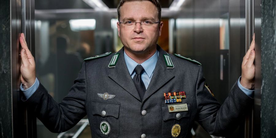 «In den kommenden Tagen wird sich zeigen, bei wem seit Ausrufung der Zeitendwende zumindest verteidigungspolitisch tatsächlich eine Erkenntniswende eingetreten ist», sagt André Wüstner, Vorsitzender des Deutschen Bundeswehrverbands.