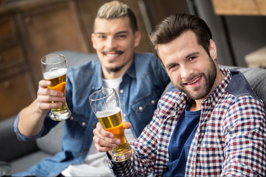 Männer mit Bier