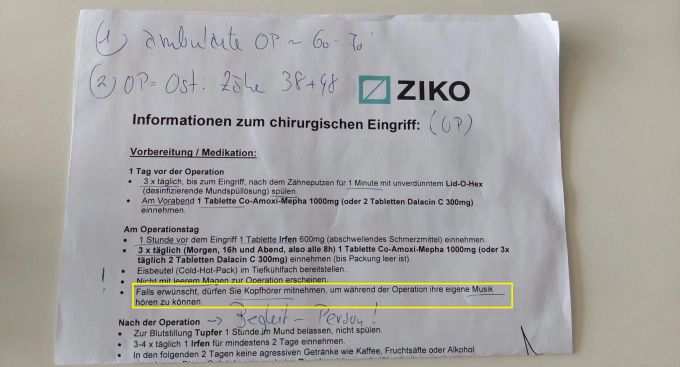 Die Berner Zahnarzt-Praxis ZIKO macht mit diesem Infoblatt aufmerksam, dass Patientinnen und Patienten eigene Kopfhörer mitnehmen sollen. Zahnarzt