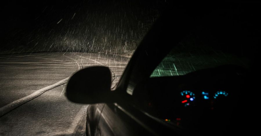 Er drohte, sie in einer verlassenen Gegend, nachts und bei Kälte nicht nach Hause zu fahren, wenn «nichts läuft». (Symbolbild)