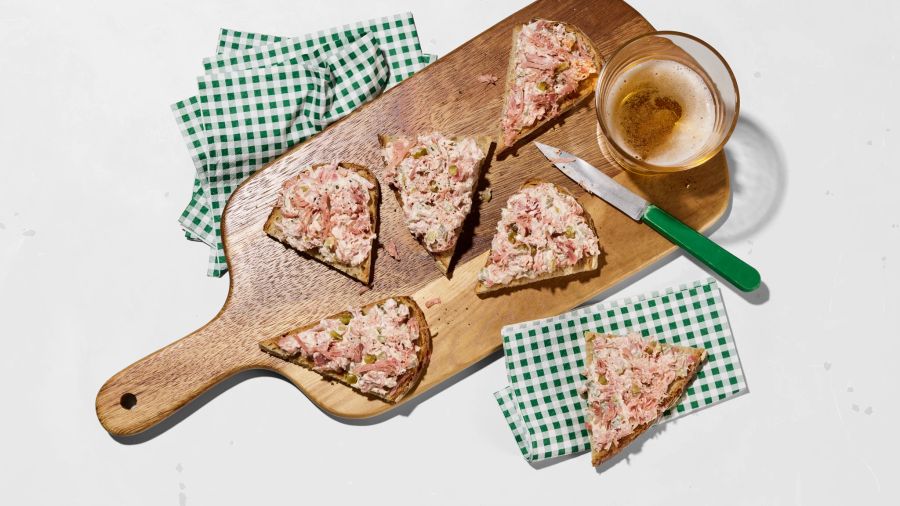 Hast du noch etwas Fleisch und altes Brot übrig? Dann sind die Metzger Croostini genau das Richtige.